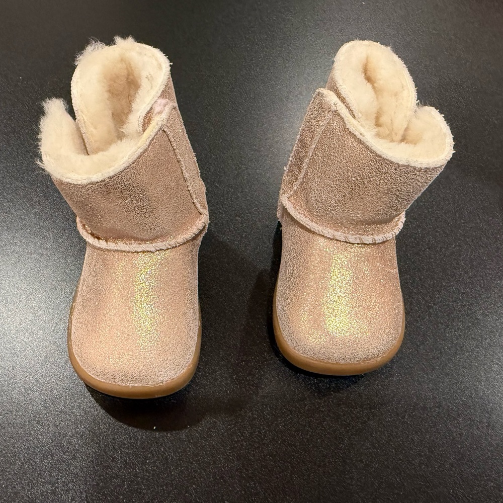 UGG Baby Girl - Size 2-3 - Sparkly Pink